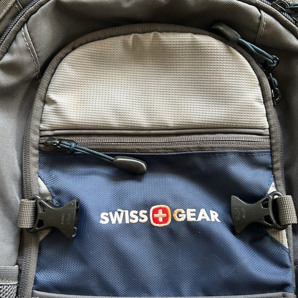 Swiss Gear backpack - Picture 2 of 5